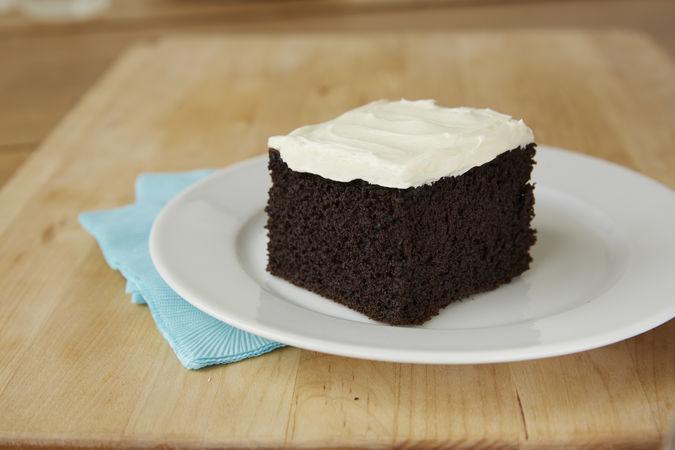 Pillsbury™ Bakers Plus Dark Devil's Food Cake Mix 50 lb Bag