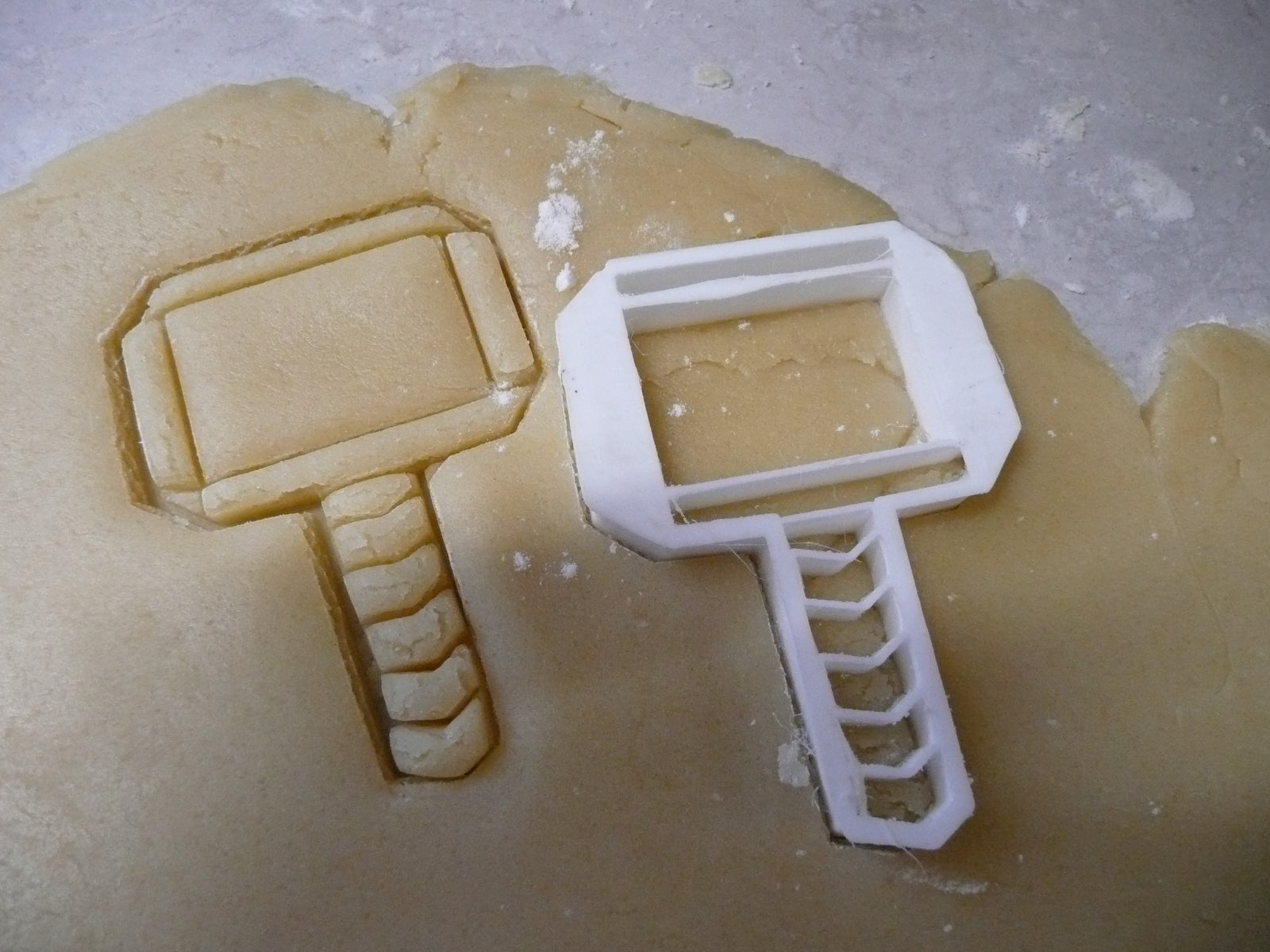 Cortador de fondant martillo de Thor YNG