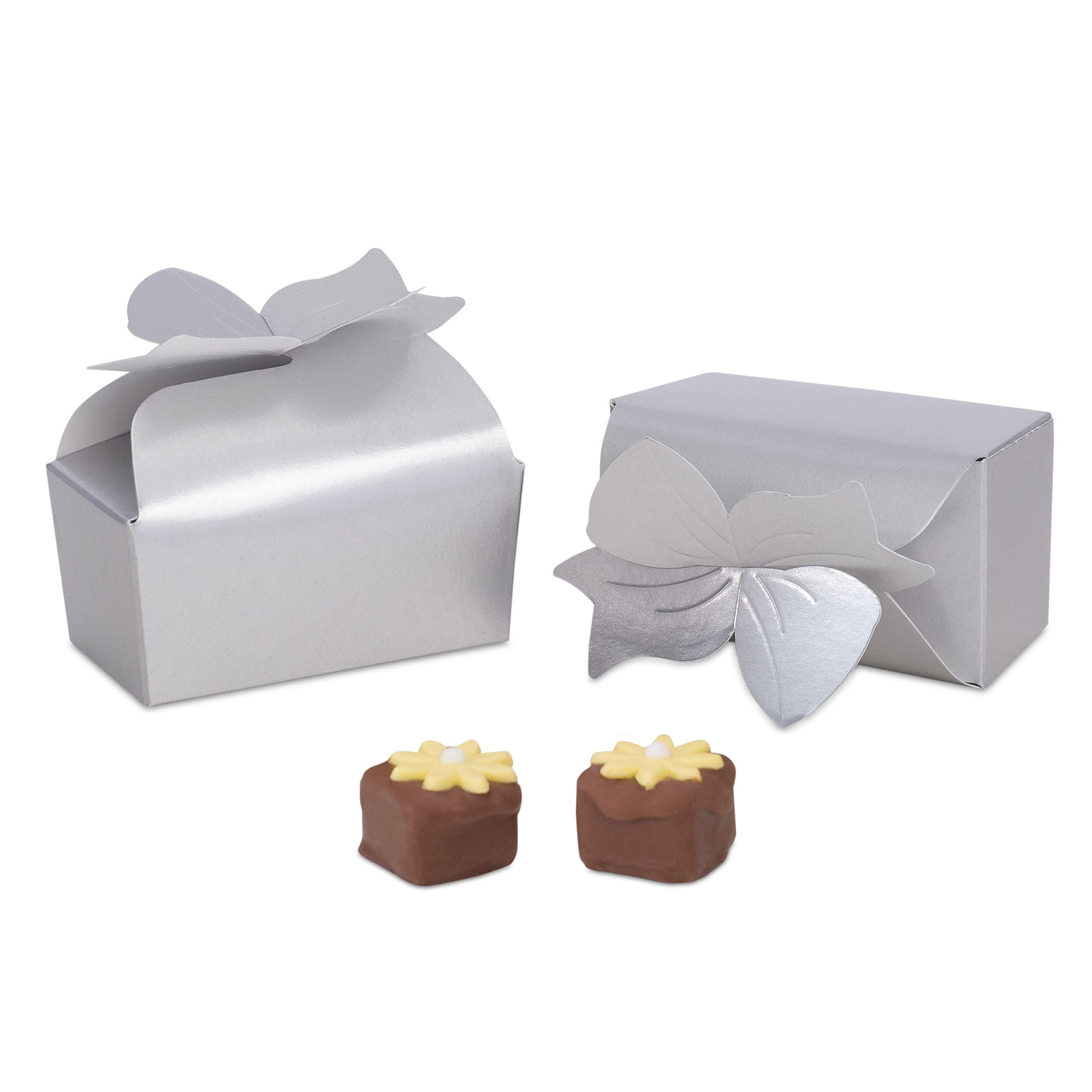 16S - 3 1/2 x 2 x 1 11/16 Cajas de regalo plateadas grandes con lazo superior