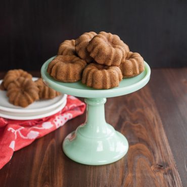 Nordic Ware Mini Bundt Cupcake 12 unidades - Rojo