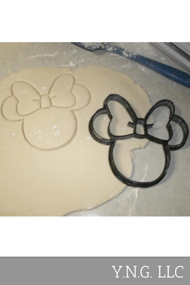 Cookie Cutter Minnie Mouse Head 5.5"